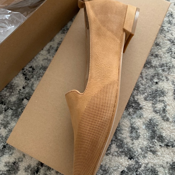 Anthropologie pointed toe flats - Picture 3 of 5